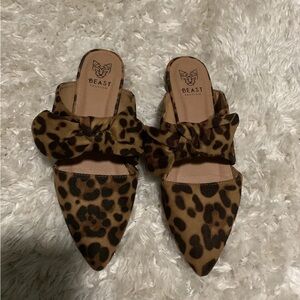 Women’s Beast Fashion Animal print Slip-on Mules Size 6.5 EC
